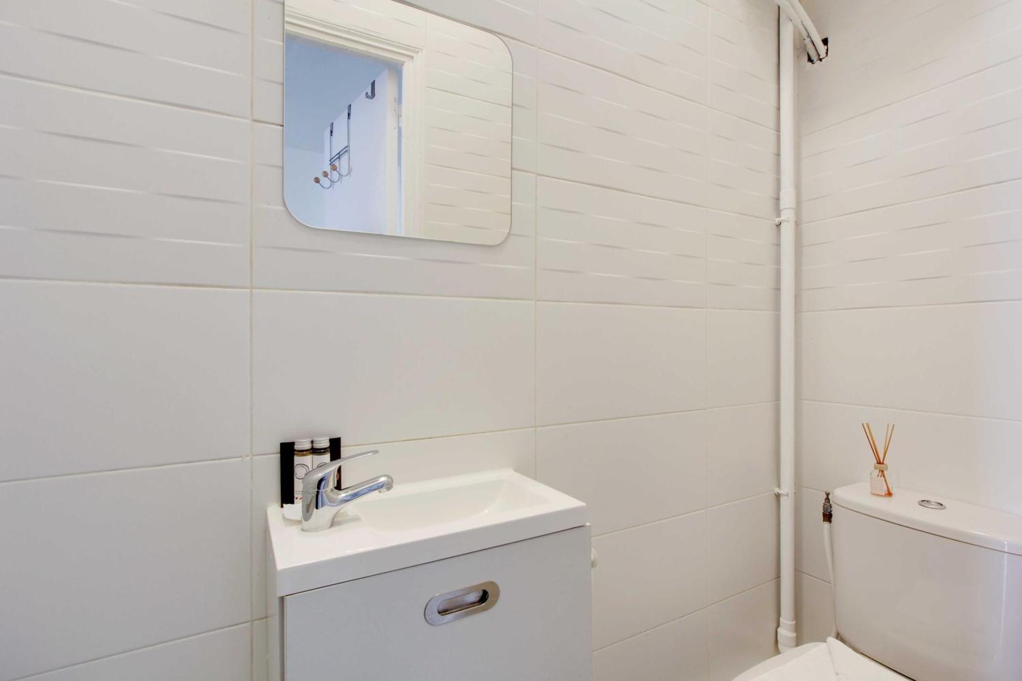 Joli Studio Pour 2 Personnes - Levallois-Perret Buitenkant foto